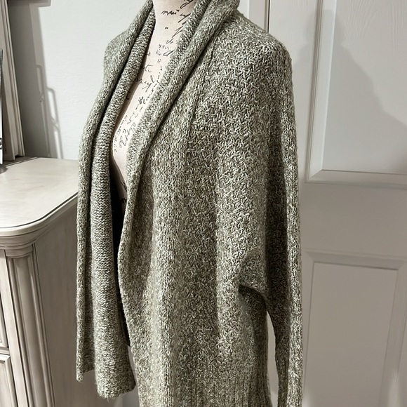 🛍️Angel of the North Women's cardigan sweater - Picture 3 of 10